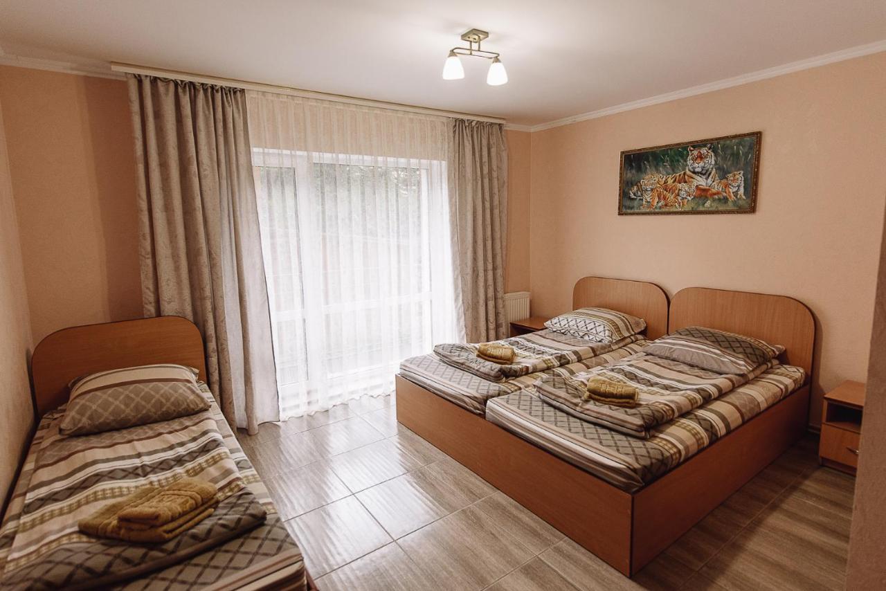 Hotel Toga Yablunytsya Exterior foto