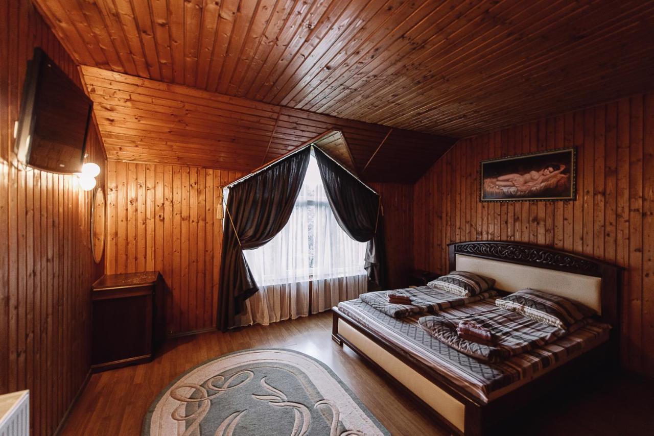 Hotel Toga Yablunytsya Exterior foto