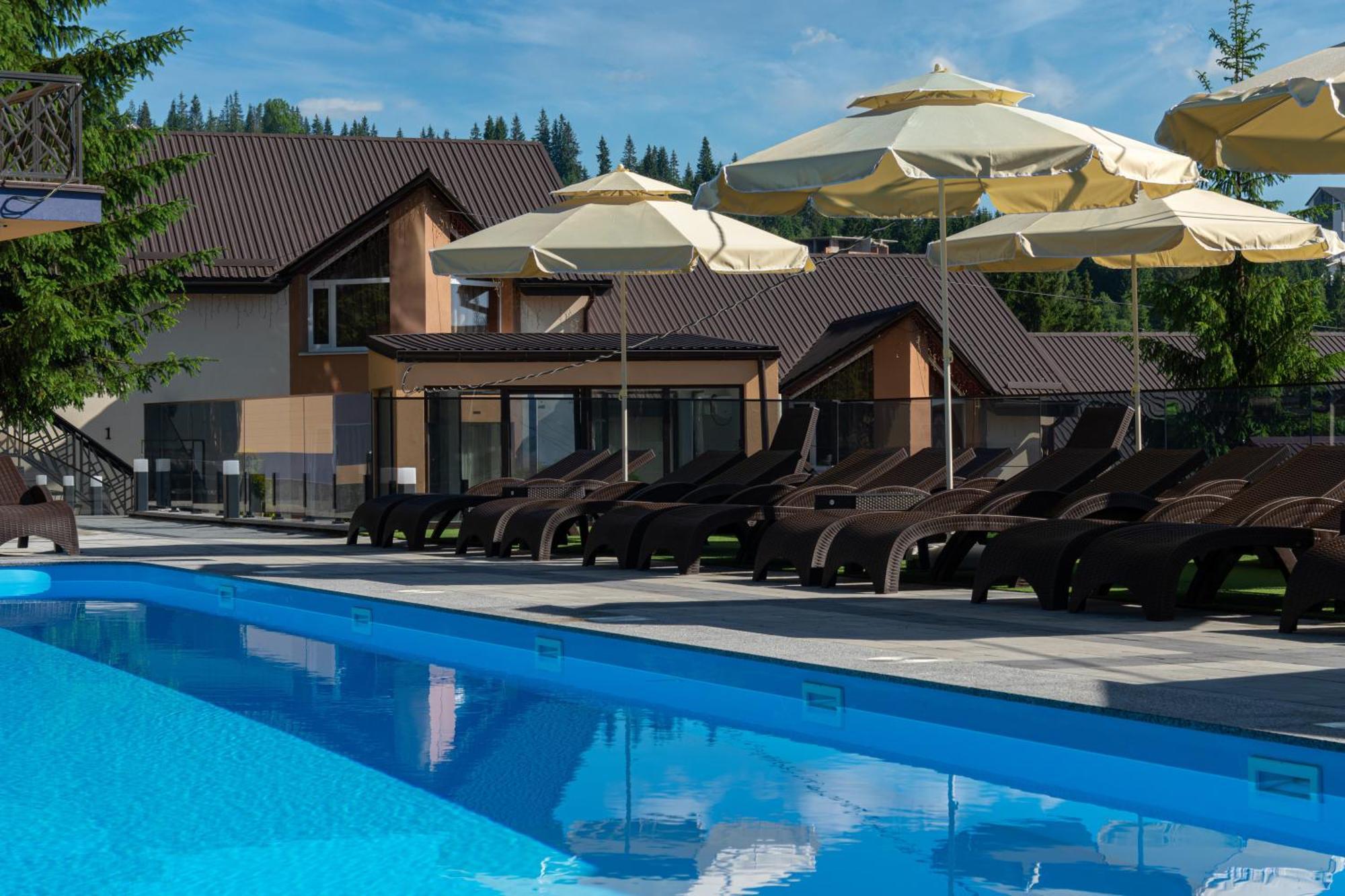 Hotel Toga Yablunytsya Exterior foto